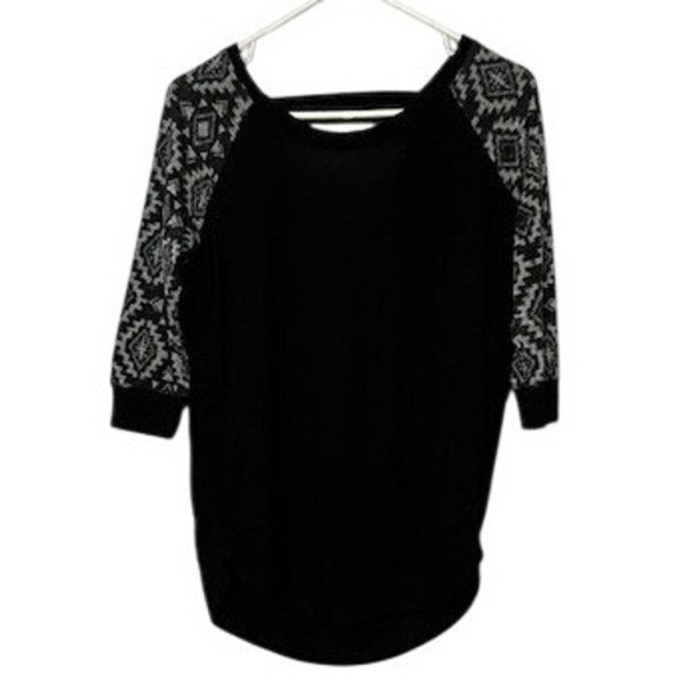 Women Black Tribal Print Raglan Sleeve Knit Top 3/4 Sleeve Curved Hem Shirt